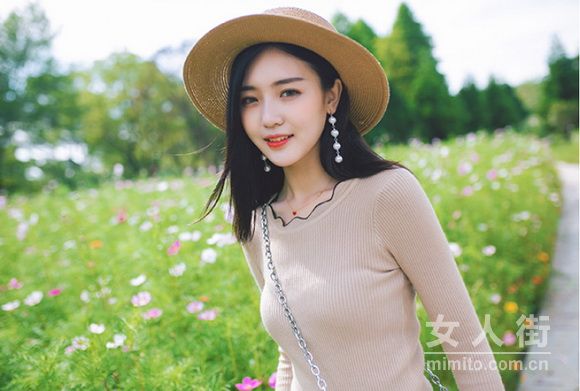 简单百搭小毛衣搭配，秋天最时尚